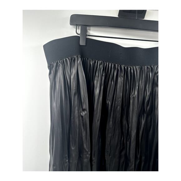 Torrid Black Premium Ponte Coated Pleated Midi Skirt Size 3 NWT - Picture 5 of 8